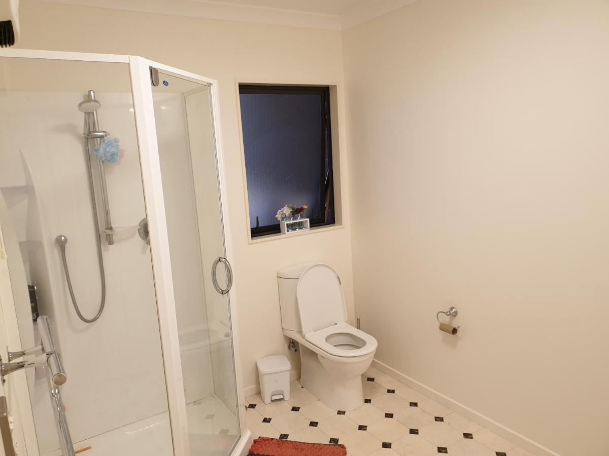 Stay In Valley Lower Hutt Extérieur photo